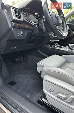 Позашляховик / Кросовер Audi Q5 2018 в 