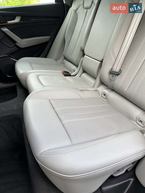 Позашляховик / Кросовер Audi Q5 2018 в Львові