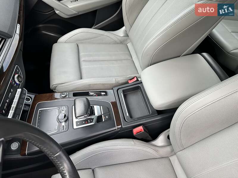Позашляховик / Кросовер Audi Q5 2018 в Львові