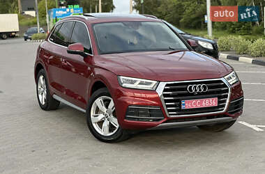 Внедорожник / Кроссовер Audi Q5 2018 в 