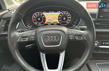 Внедорожник / Кроссовер Audi Q5 2018 в 
