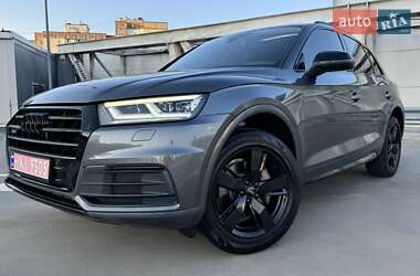 Внедорожник / Кроссовер Audi Q5 2018 в 