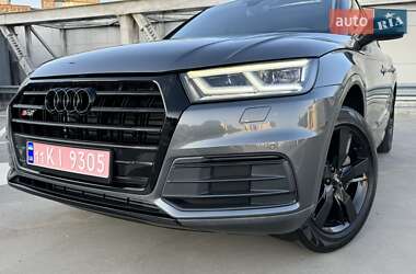 Внедорожник / Кроссовер Audi Q5 2018 в 