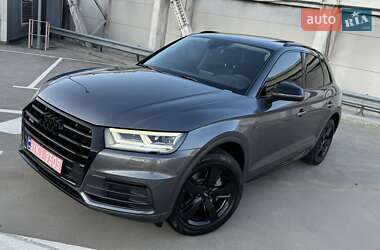 Внедорожник / Кроссовер Audi Q5 2018 в 