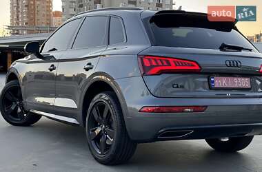 Внедорожник / Кроссовер Audi Q5 2018 в 