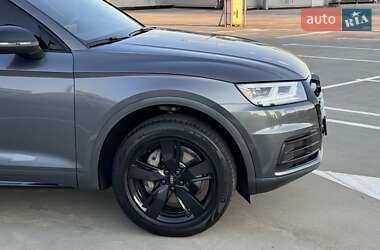 Внедорожник / Кроссовер Audi Q5 2018 в 