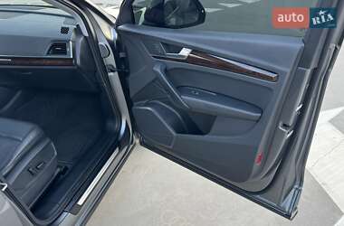 Внедорожник / Кроссовер Audi Q5 2018 в 
