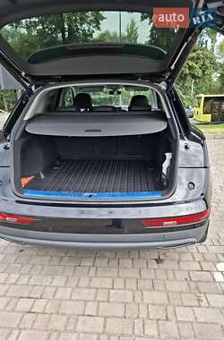 Позашляховик / Кросовер Audi Q5 2017 в 