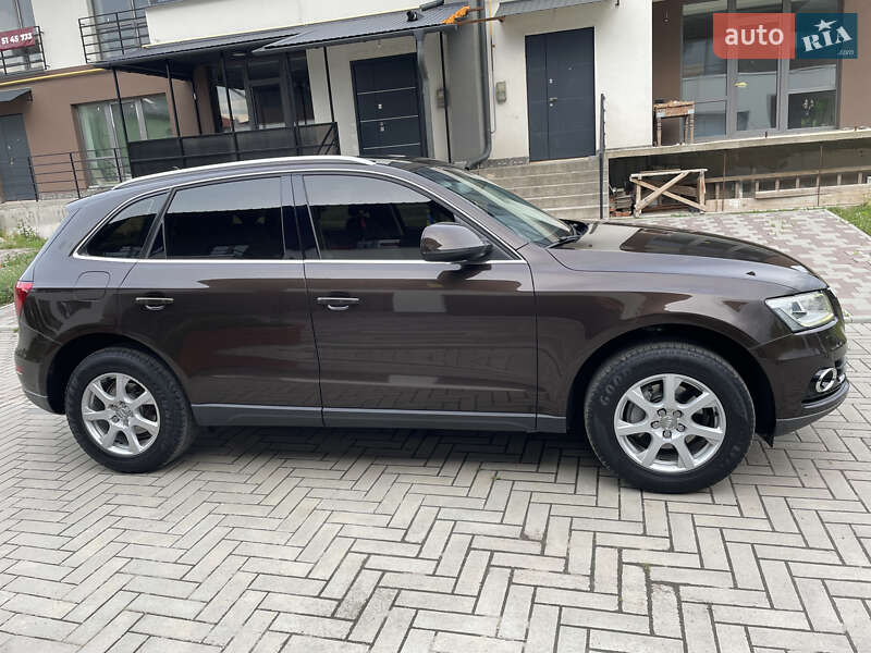 Внедорожник / Кроссовер Audi Q5 2012 в Тернополе
