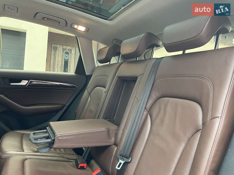 Внедорожник / Кроссовер Audi Q5 2012 в Тернополе