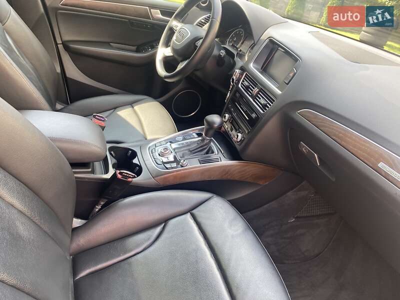 Позашляховик / Кросовер Audi Q5 2014 в Рівному