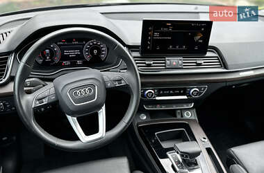 Позашляховик / Кросовер Audi Q5 2023 в 