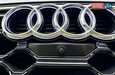 Позашляховик / Кросовер Audi Q5 2023 в 