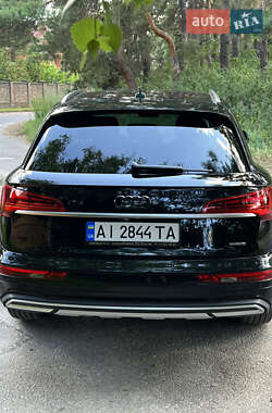 Позашляховик / Кросовер Audi Q5 2020 в 