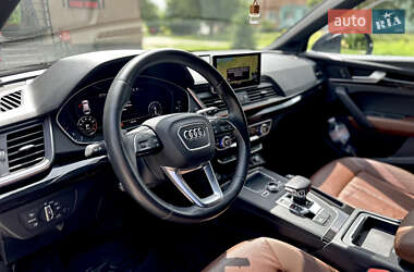 Внедорожник / Кроссовер Audi Q5 2018 в 