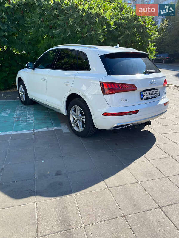 Позашляховик / Кросовер Audi Q5 2017 в Києві