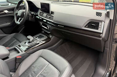 Позашляховик / Кросовер Audi Q5 2018 в 