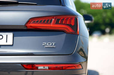 Внедорожник / Кроссовер Audi Q5 2018 в 