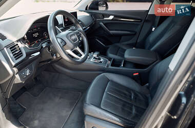 Внедорожник / Кроссовер Audi Q5 2018 в 