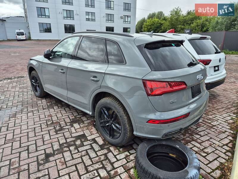 Позашляховик / Кросовер Audi Q5 2020 в 