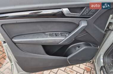 Позашляховик / Кросовер Audi Q5 2020 в 