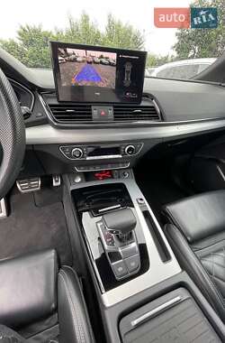Внедорожник / Кроссовер Audi Q5 2022 в 