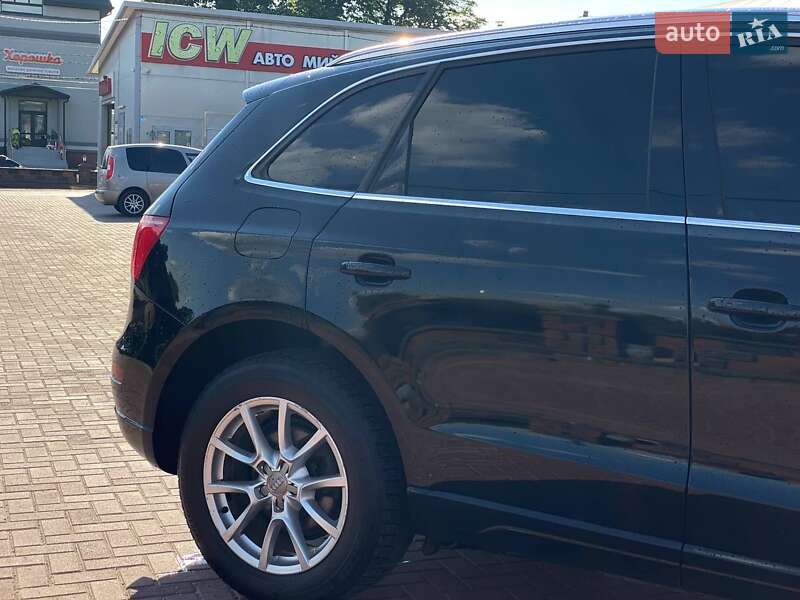 Позашляховик / Кросовер Audi Q5 2010 в Рівному