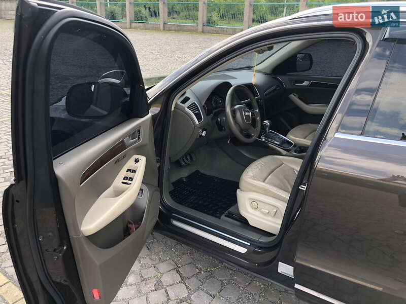 Позашляховик / Кросовер Audi Q5 2010 в Ужгороді