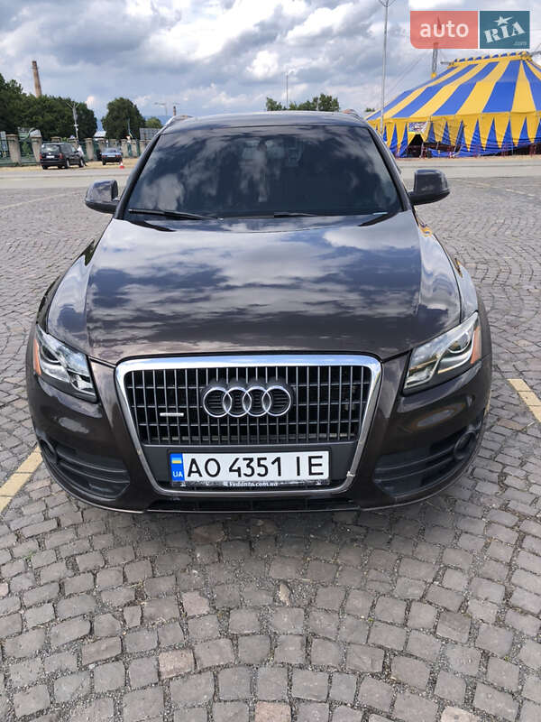 Позашляховик / Кросовер Audi Q5 2010 в Ужгороді