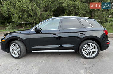 Внедорожник / Кроссовер Audi Q5 2018 в 