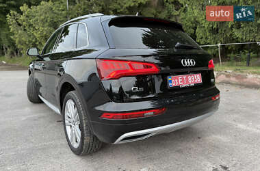 Внедорожник / Кроссовер Audi Q5 2018 в 