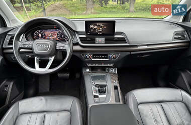 Внедорожник / Кроссовер Audi Q5 2018 в 