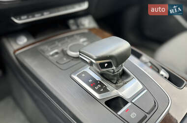 Внедорожник / Кроссовер Audi Q5 2019 в 