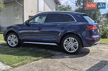 Внедорожник / Кроссовер Audi Q5 2017 в 