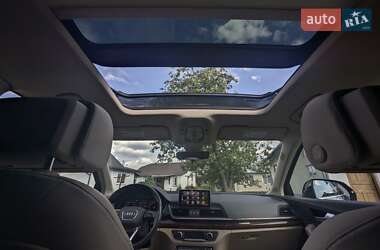 Внедорожник / Кроссовер Audi Q5 2017 в 
