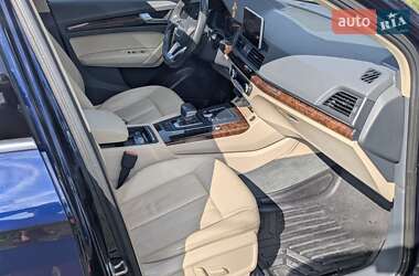 Внедорожник / Кроссовер Audi Q5 2017 в 