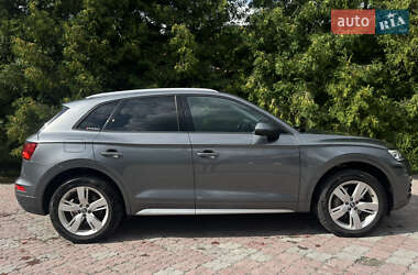 Внедорожник / Кроссовер Audi Q5 2017 в 