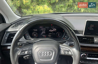 Внедорожник / Кроссовер Audi Q5 2017 в 