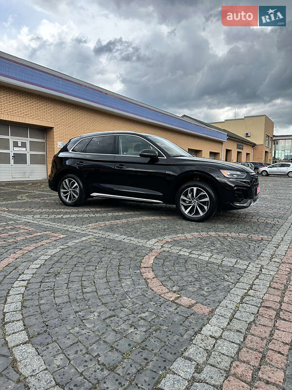 Позашляховик / Кросовер Audi Q5 2021 в Луцьку