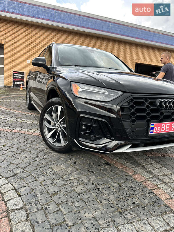 Позашляховик / Кросовер Audi Q5 2021 в Луцьку