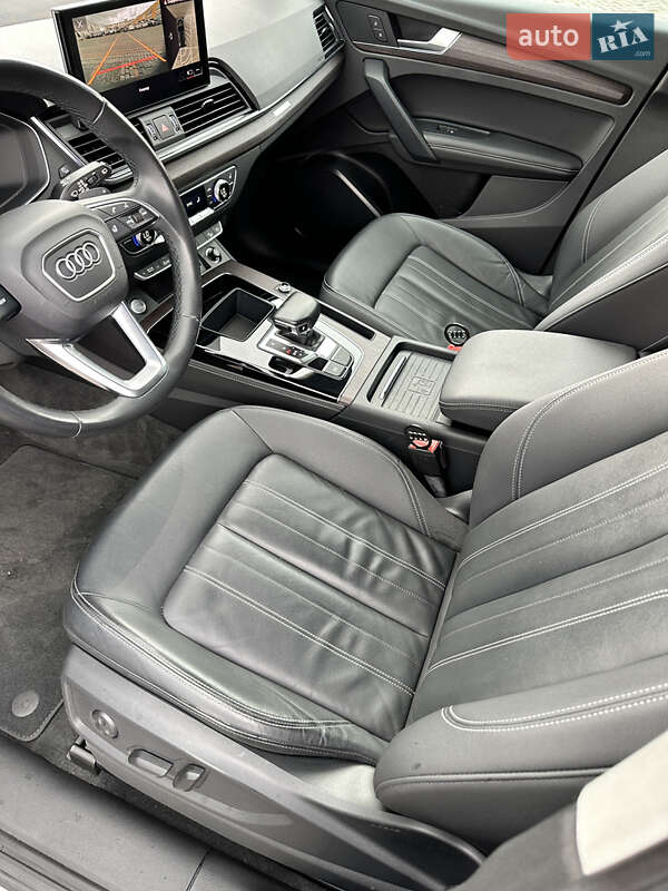 Позашляховик / Кросовер Audi Q5 2021 в Луцьку