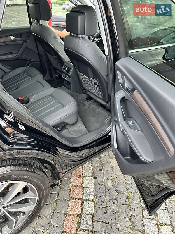 Позашляховик / Кросовер Audi Q5 2021 в Луцьку