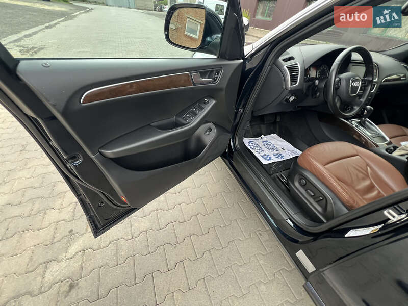 Позашляховик / Кросовер Audi Q5 2010 в Луцьку