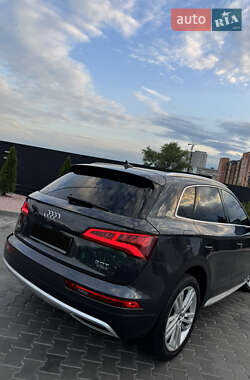 Позашляховик / Кросовер Audi Q5 2018 в 