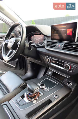 Позашляховик / Кросовер Audi Q5 2018 в 