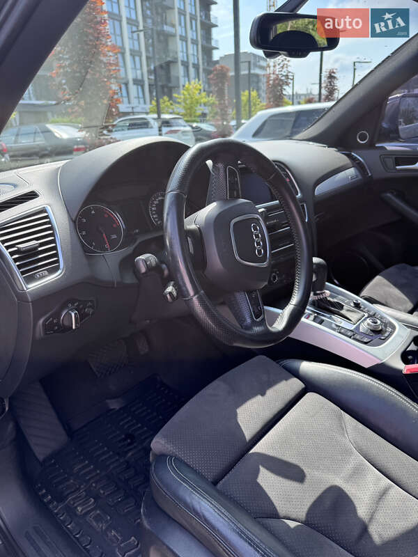 Позашляховик / Кросовер Audi Q5 2011 в Ужгороді
