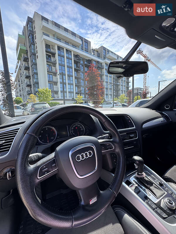 Позашляховик / Кросовер Audi Q5 2011 в Ужгороді