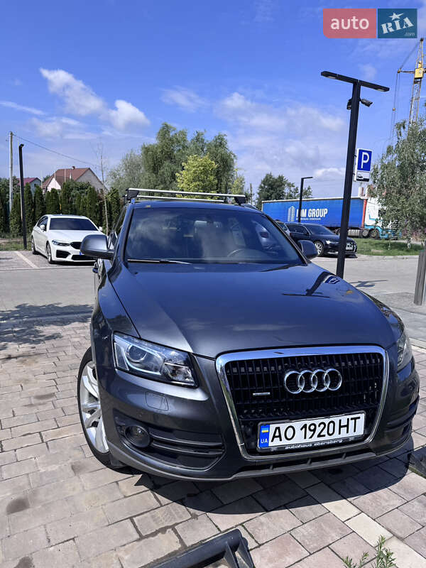 Позашляховик / Кросовер Audi Q5 2011 в Ужгороді