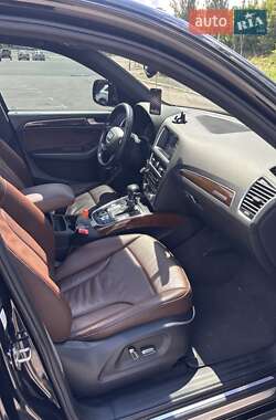 Позашляховик / Кросовер Audi Q5 2015 в 