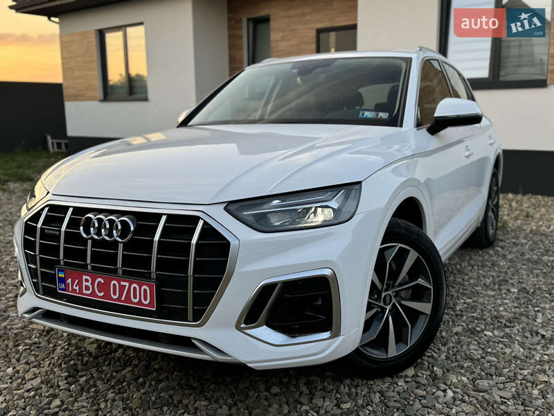 Внедорожник / Кроссовер Audi Q5 2021 в 